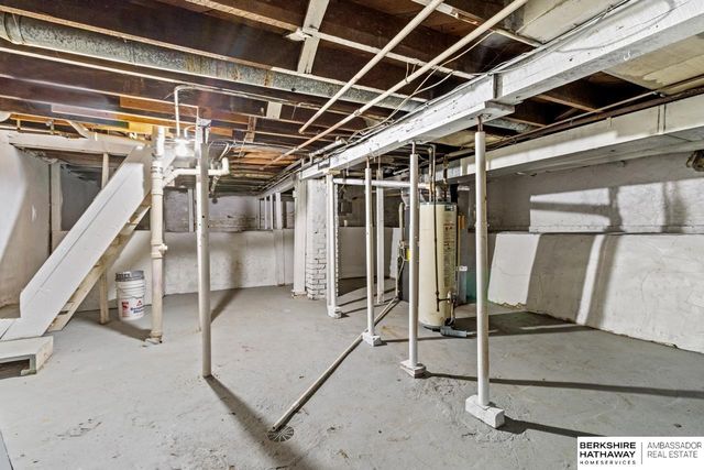 1616 Lake Street, Omaha, NE 68110