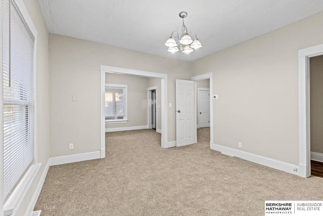 1616 Lake Street, Omaha, NE 68110