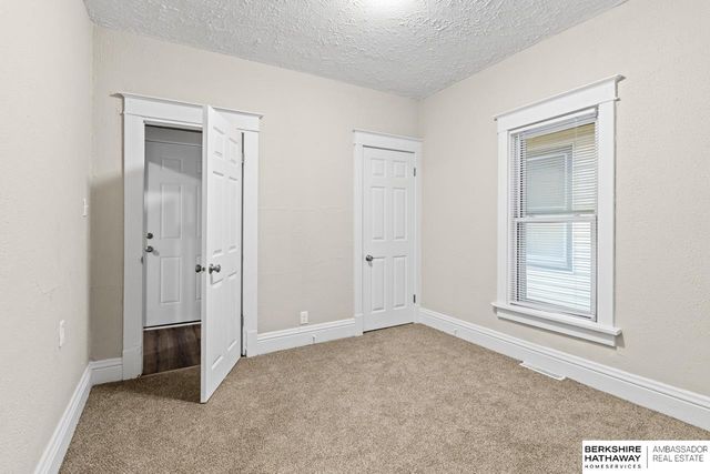 1616 Lake Street, Omaha, NE 68110