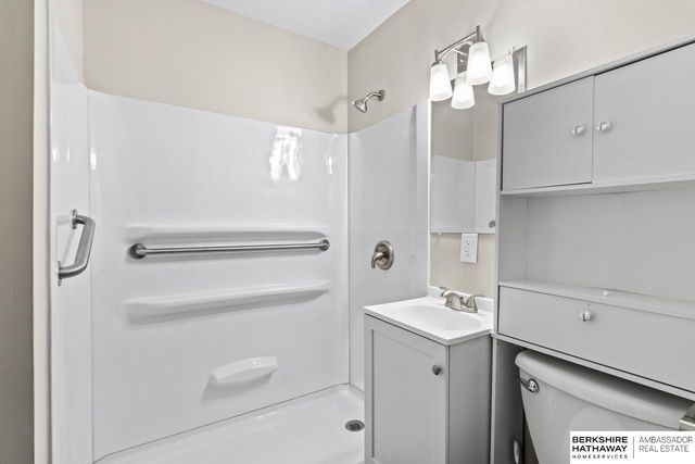 1616 Lake Street, Omaha, NE 68110