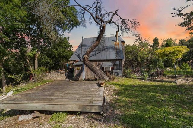 221 APACHERIA PASS W, Comfort, TX 78013