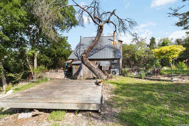 221 APACHERIA PASS W, Comfort, TX 78013
