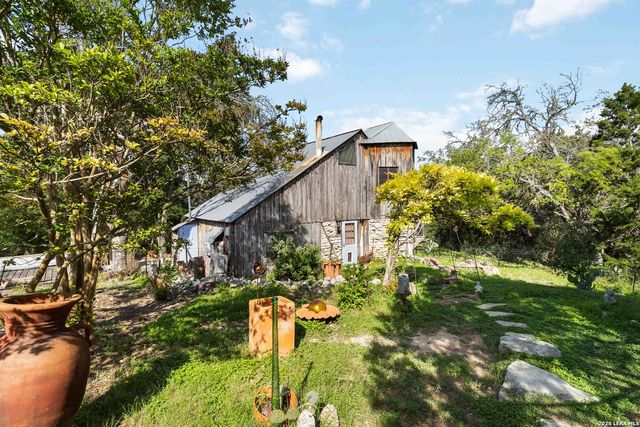 221 APACHERIA PASS W, Comfort, TX 78013