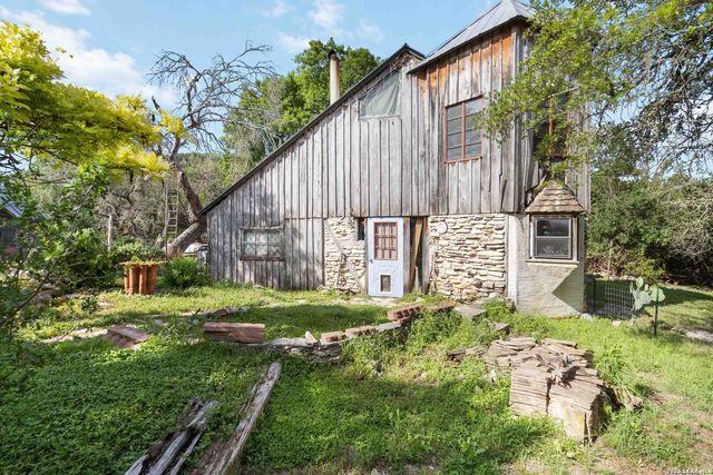 221 APACHERIA PASS W, Comfort, TX 78013