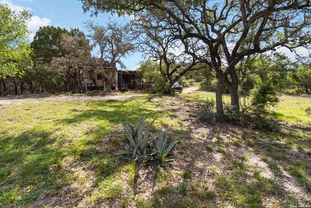 221 APACHERIA PASS W, Comfort, TX 78013
