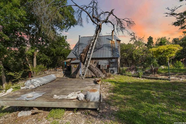 221 APACHERIA PASS W, Comfort, TX 78013