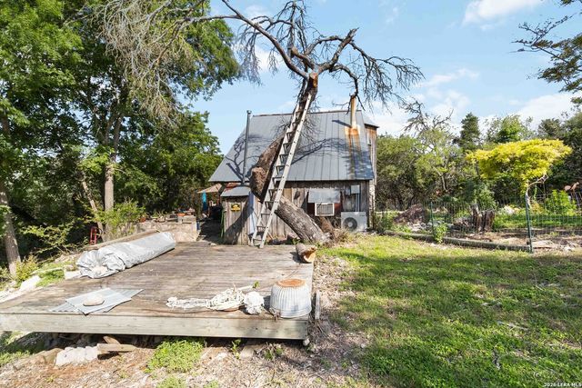 221 APACHERIA PASS W, Comfort, TX 78013