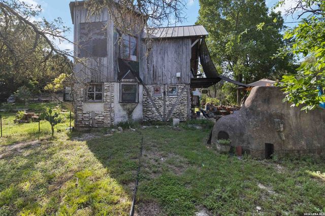 221 APACHERIA PASS W, Comfort, TX 78013