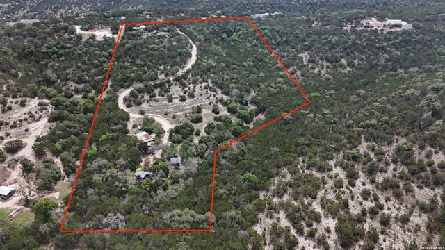 221 APACHERIA PASS W, Comfort, TX 78013