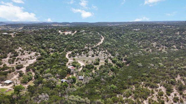 221 APACHERIA PASS W, Comfort, TX 78013