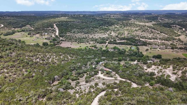 221 APACHERIA PASS W, Comfort, TX 78013