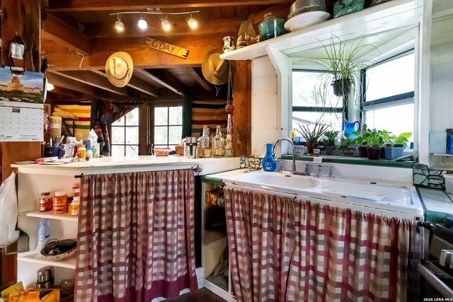 221 APACHERIA PASS W, Comfort, TX 78013