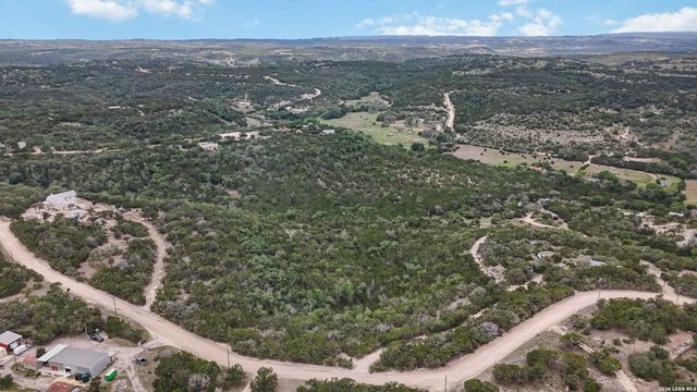 221 APACHERIA PASS W, Comfort, TX 78013