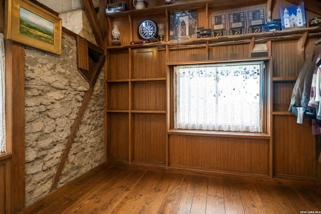 221 APACHERIA PASS W, Comfort, TX 78013