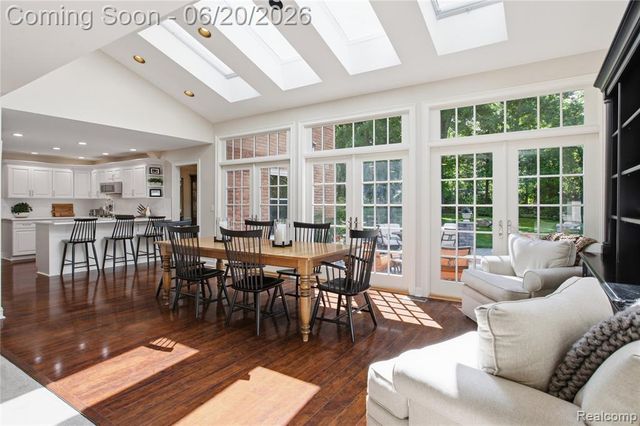28785 Oak Point Drive, Farmington Hills, MI 48331