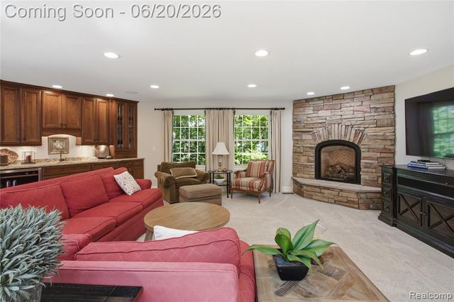28785 Oak Point Drive, Farmington Hills, MI 48331