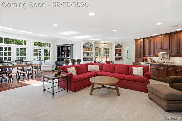 28785 Oak Point Drive, Farmington Hills, MI 48331