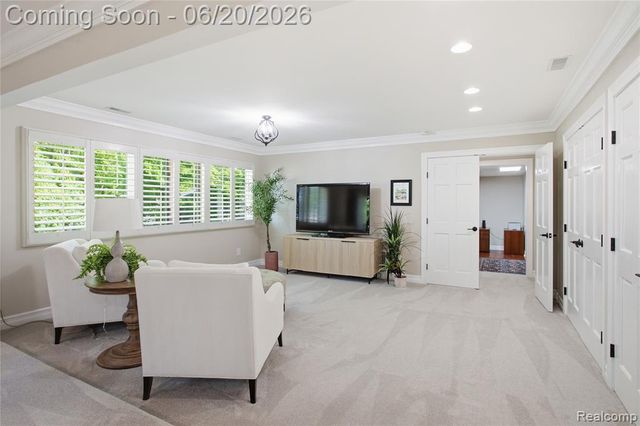 28785 Oak Point Drive, Farmington Hills, MI 48331