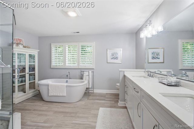 28785 Oak Point Drive, Farmington Hills, MI 48331
