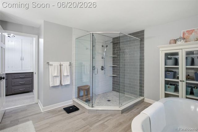 28785 Oak Point Drive, Farmington Hills, MI 48331