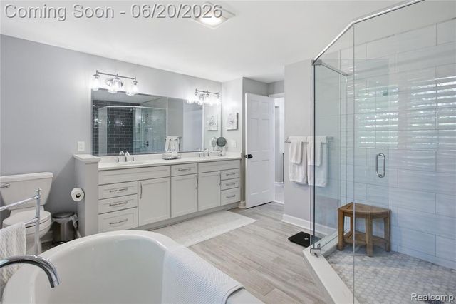 28785 Oak Point Drive, Farmington Hills, MI 48331