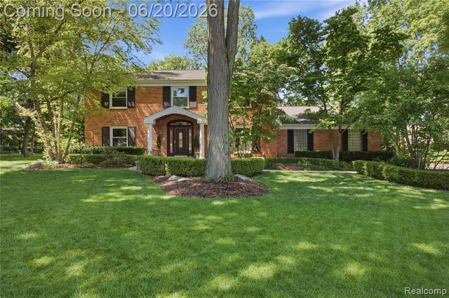 28785 Oak Point Drive, Farmington Hills, MI 48331