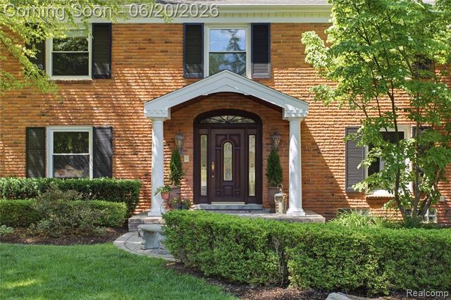 28785 Oak Point Drive, Farmington Hills, MI 48331