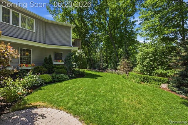 28785 Oak Point Drive, Farmington Hills, MI 48331