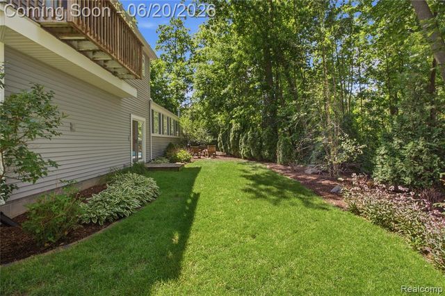 28785 Oak Point Drive, Farmington Hills, MI 48331