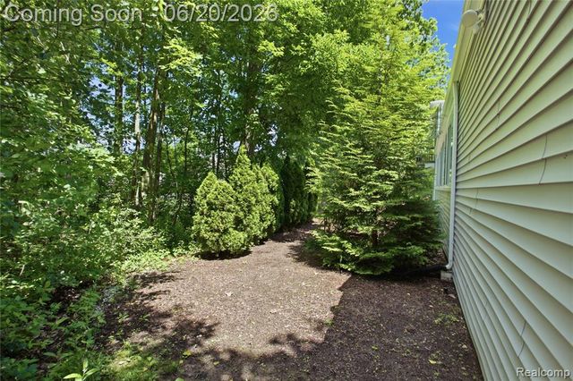 28785 Oak Point Drive, Farmington Hills, MI 48331