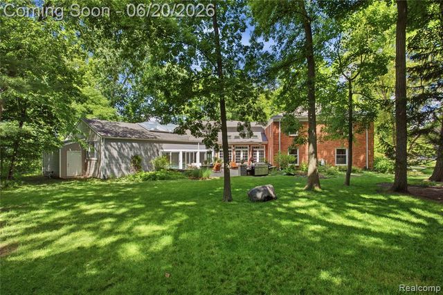 28785 Oak Point Drive, Farmington Hills, MI 48331