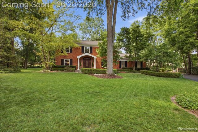 28785 Oak Point Drive, Farmington Hills, MI 48331