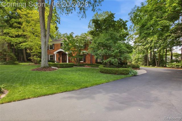 28785 Oak Point Drive, Farmington Hills, MI 48331