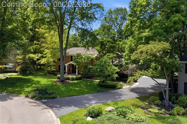 28785 Oak Point Drive, Farmington Hills, MI 48331