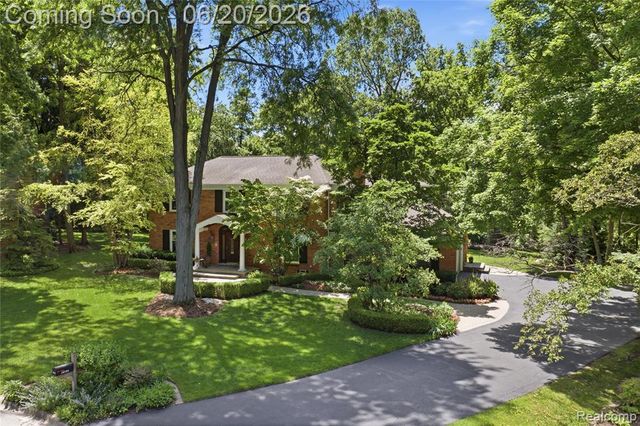 28785 Oak Point Drive, Farmington Hills, MI 48331