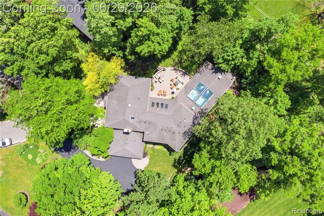 28785 Oak Point Drive, Farmington Hills, MI 48331