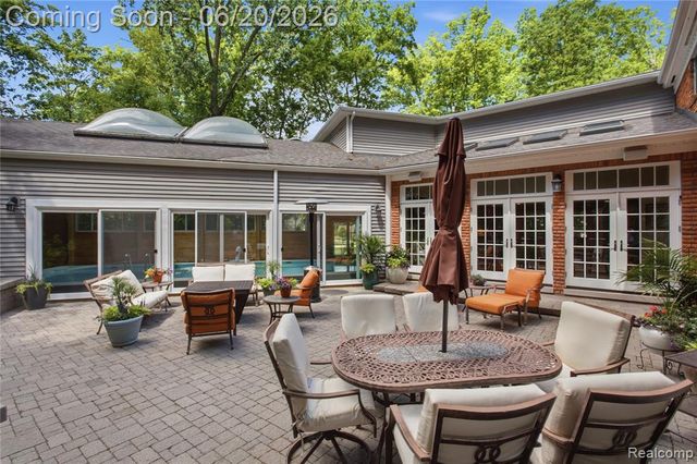 28785 Oak Point Drive, Farmington Hills, MI 48331