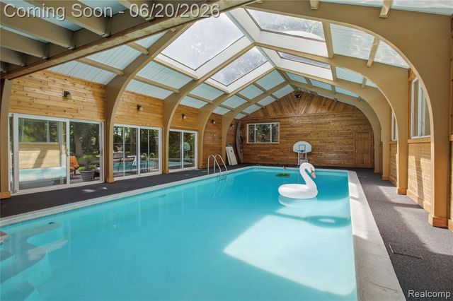 28785 Oak Point Drive, Farmington Hills, MI 48331