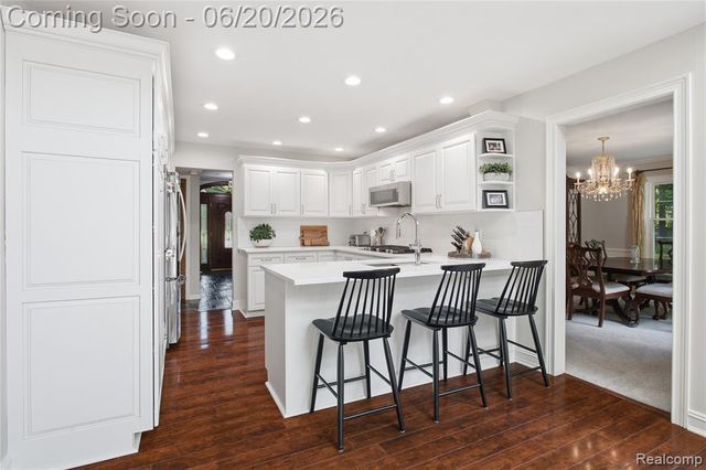 28785 Oak Point Drive, Farmington Hills, MI 48331