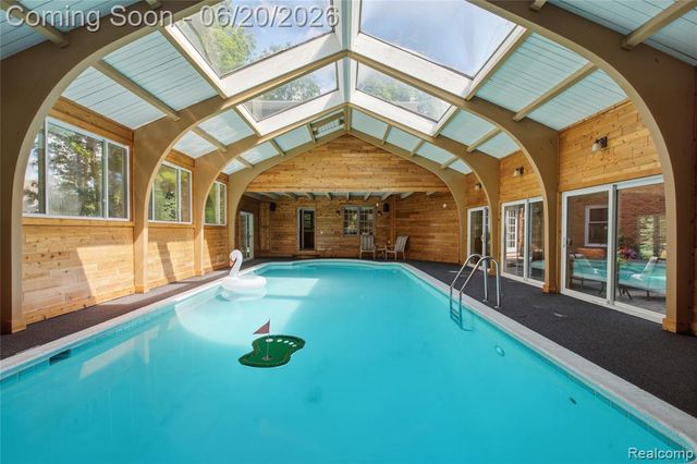 28785 Oak Point Drive, Farmington Hills, MI 48331