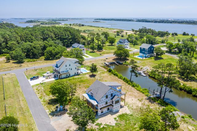 405 Salt Meadow Court, Holly Ridge, NC 28445