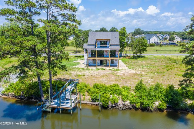 405 Salt Meadow Court, Holly Ridge, NC 28445