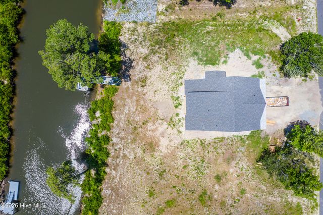 405 Salt Meadow Court, Holly Ridge, NC 28445