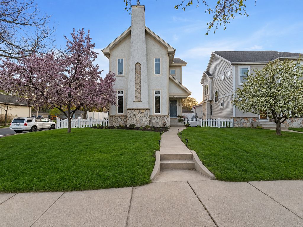 5201 Humboldt Avenue N, Minneapolis, MN 55430