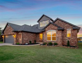 13917 Agate Drive, Yukon, OK 73099