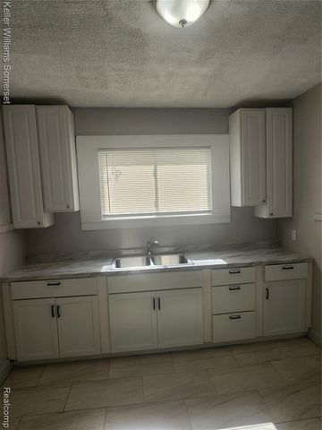 2989 Clairmount Street, Detroit, MI 48206