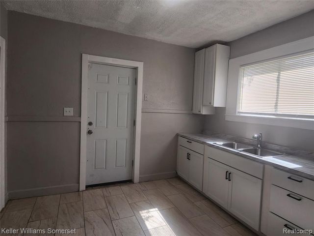 2989 Clairmount Street, Detroit, MI 48206