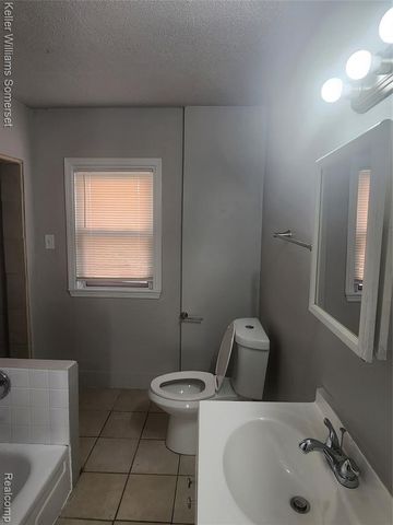 2989 Clairmount Street, Detroit, MI 48206