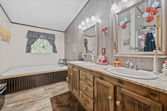 440 River Road, Goodrich, TX 77335