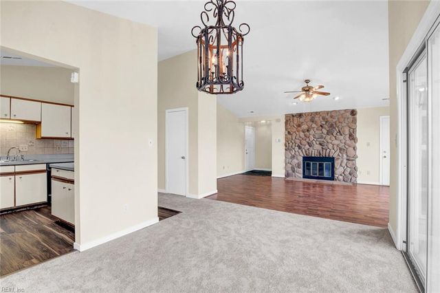 227 Dockside Dr Apt C, Hampton, VA 23669